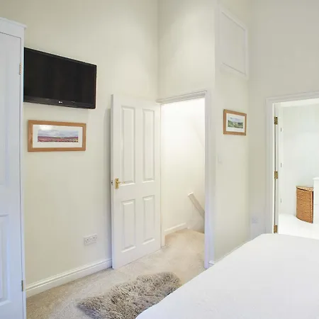 Host & - Rosella Pickering